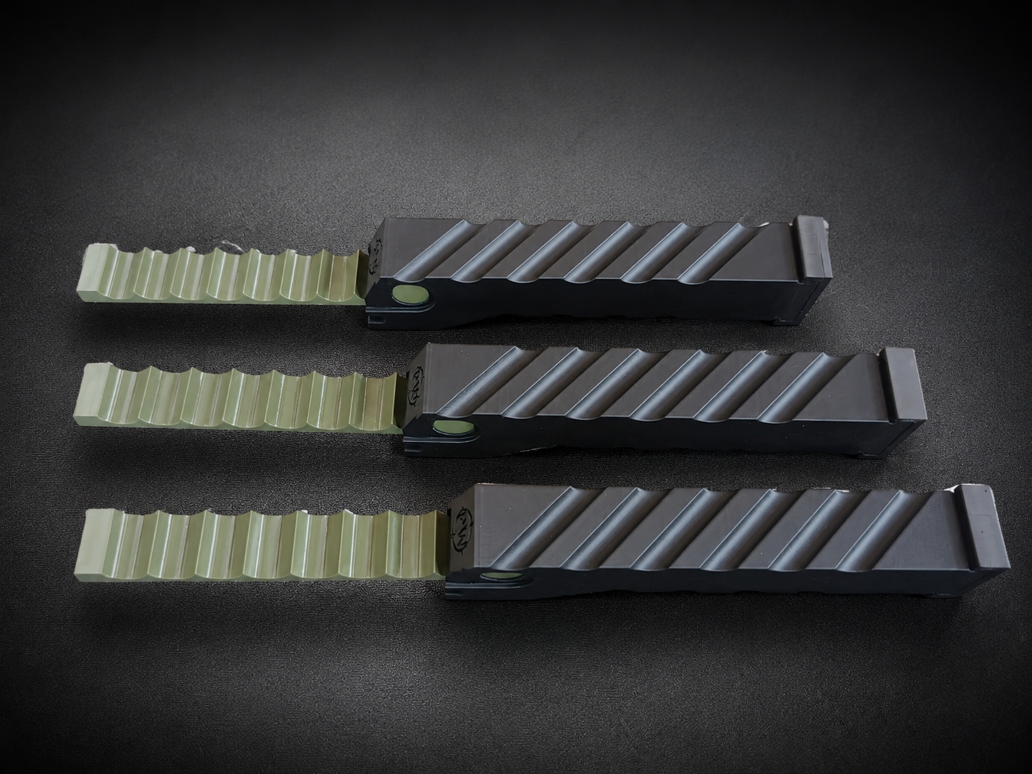 AEA MEGALODON Magazin 8 Schuss PETG CARBON Oliv/Schwarz